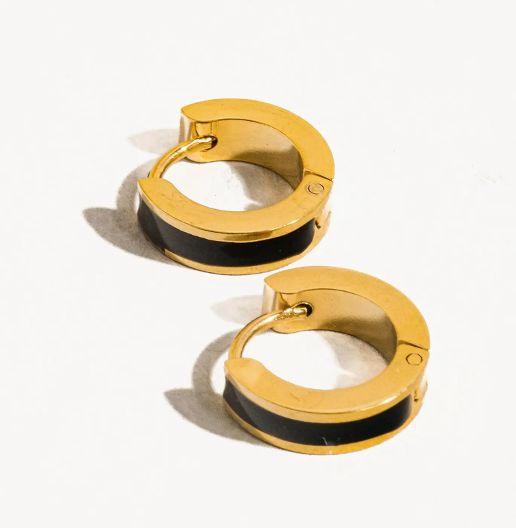 18K Huggie Hoop