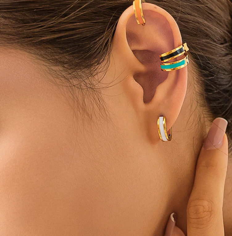 18K Huggie Hoop